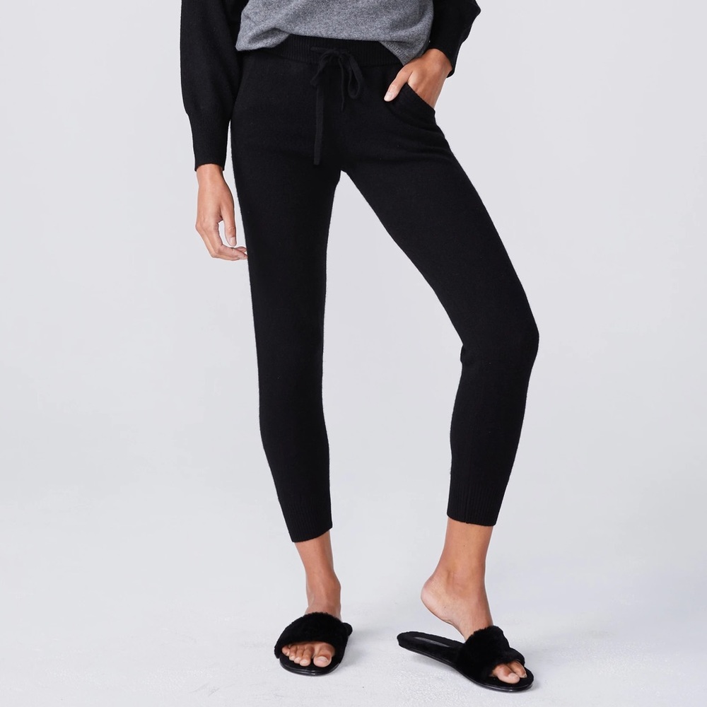 (M) Monrow Black Cashmere Sweatpants - Picture 2 of 5